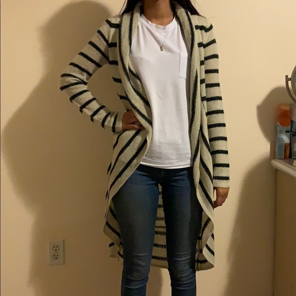 Cartigan - Picture 1 of 2